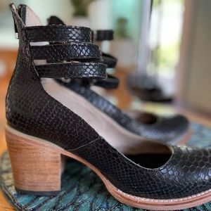 Black Snake Randis size 8